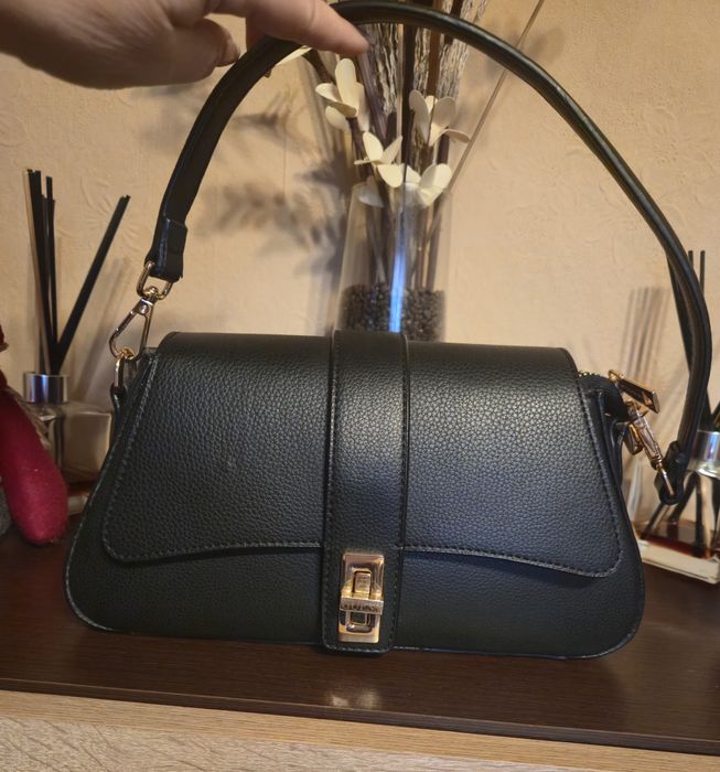 Дамска чанта Guess