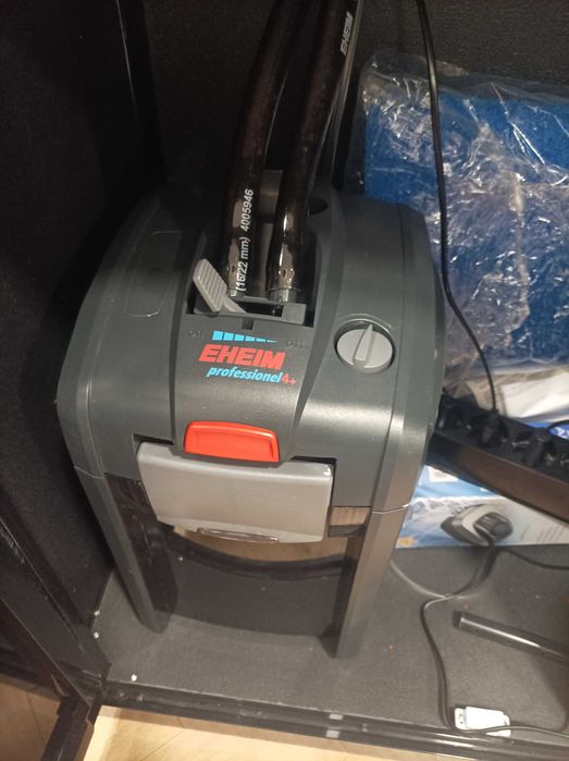 Аквариум с дискуси