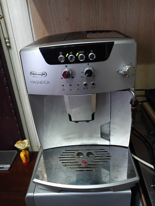 Aparat cafea DeLonghi Magnica