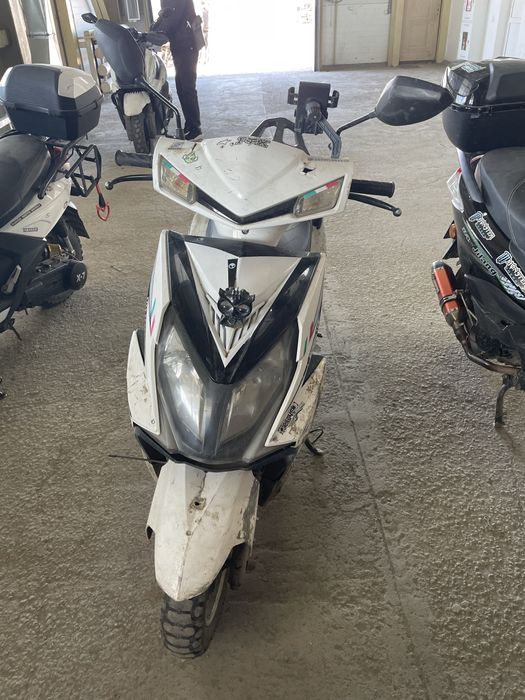 Продам мопед м8 хищник