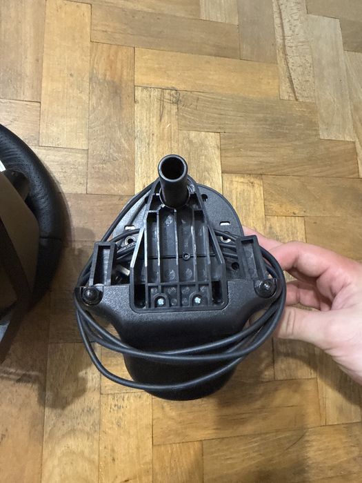 Волан с педали и шифтър Logitech g920  в добро състояние