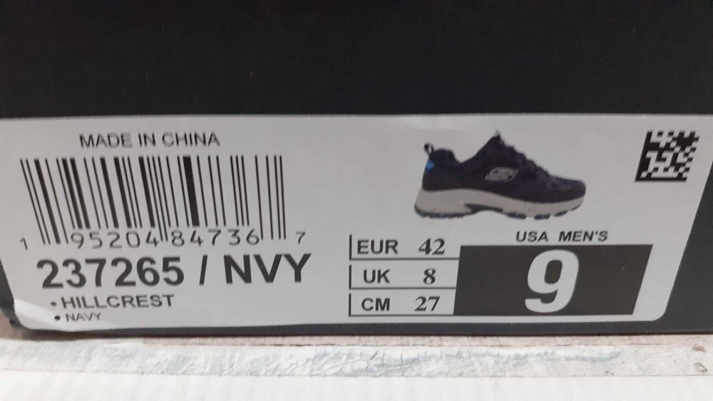 Skechers outdoor marimea 42 noi in cutie