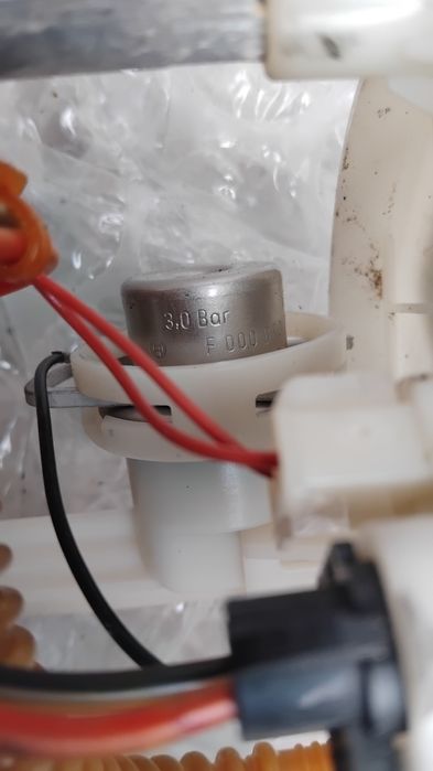 BOSCH Горивна Помпа VW FOX