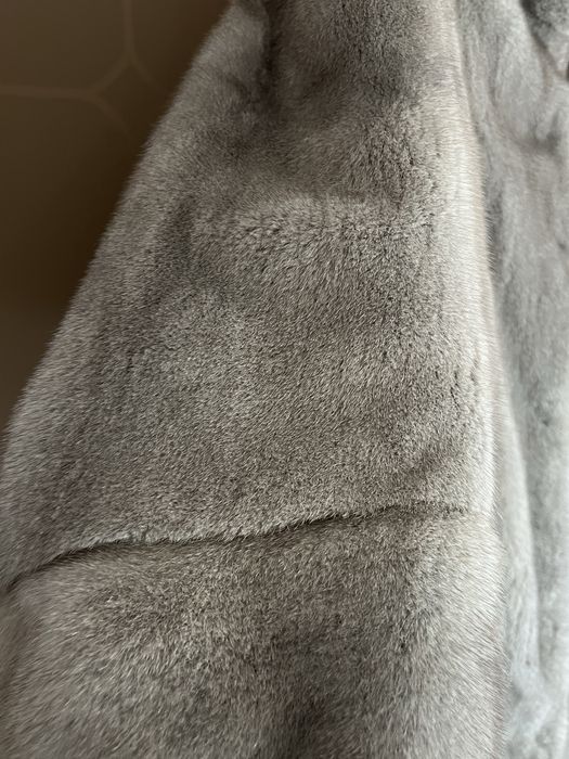 Шуба норковая. 260 000