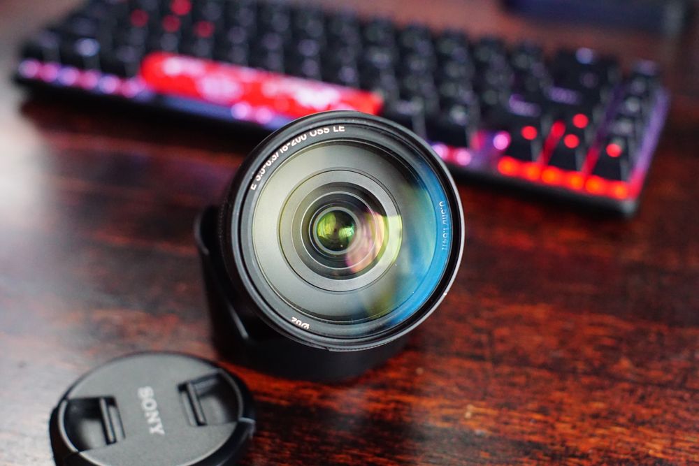 Obiectiv Sony E 18-200mm F3.5-6.3 OSS LE (E-mount) + Filtru UV Hoya