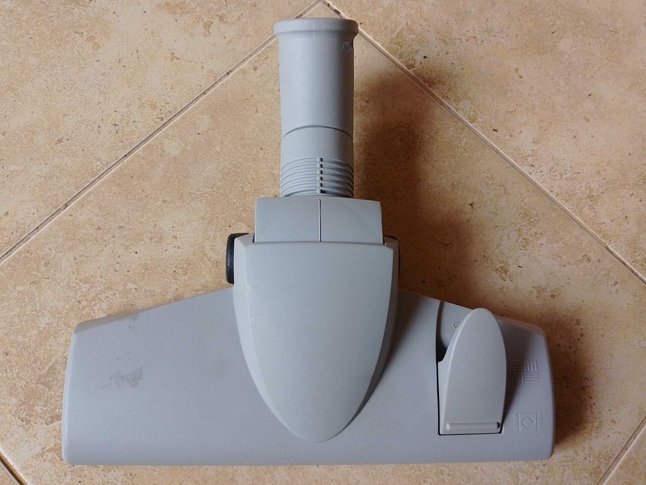 Универсална четка за прахосмукачка с диаметър на тръбата 35 мм