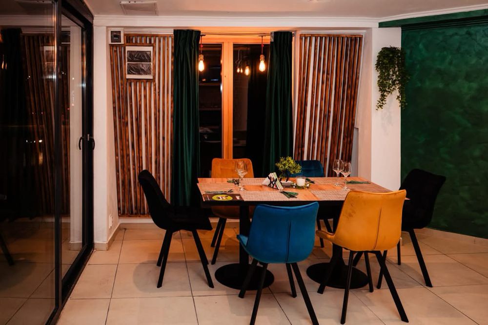 Mese si scaune pentru restaurant