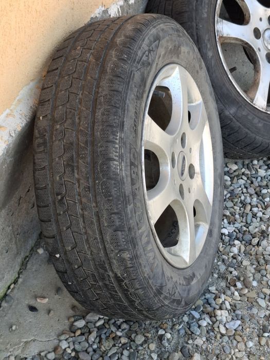 Vând Anvelope cu tot cu jante 195/65 R15