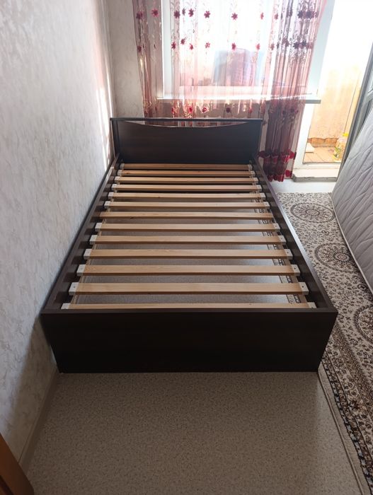 Продам двухспальную кровать