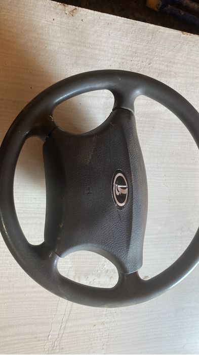 Продам руль на приора