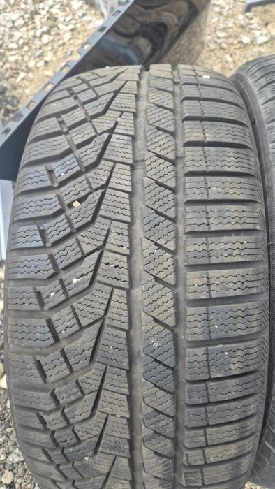 Продавам 4 броя зимни гуми 235х45х17