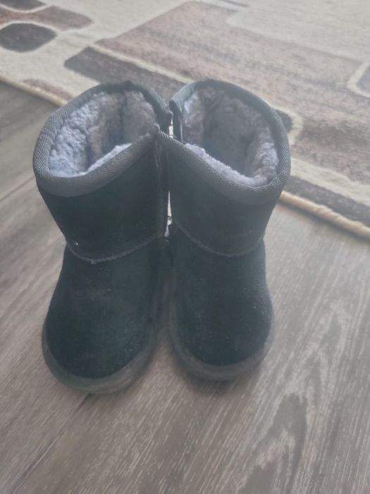 Продам угги детски