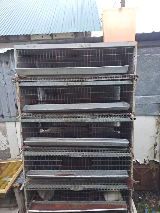 Продам торговый павилон и пяти ярусную клетку для переполов