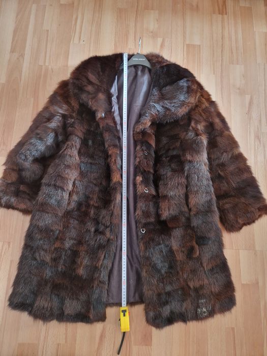 Vând haină din blană naturală de nurcă (vizon), mărimea M–L, elegantă