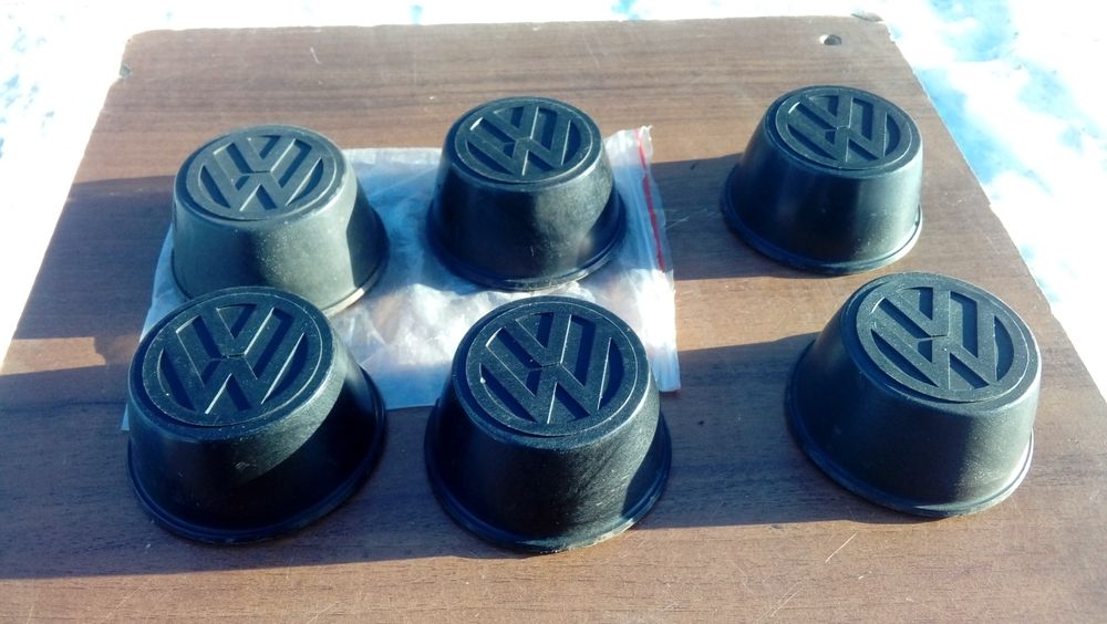 Фольцваген Гольф 1 колпачки оригинальные