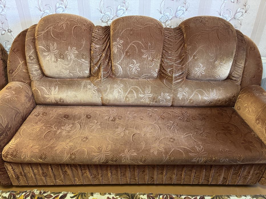 Продам диван+2 кресла
