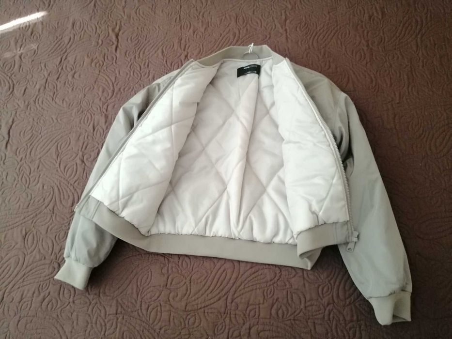 Продава се дамско яке