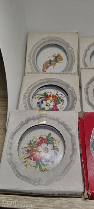 coaster/suport pahare/bere din zinc cu ceramica ornament  ceramica