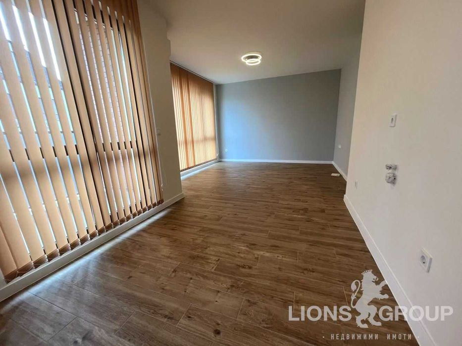 Продава се Тристаен апартамент в Варна, Бриз - 85 кв.м за 2942 €/кв.м - Снимка #4