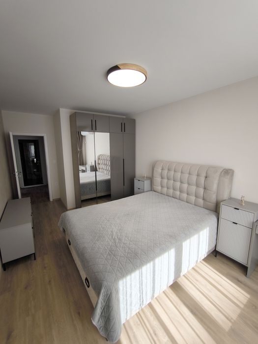 Продавам 3-стаен апартамент 90 кв.м