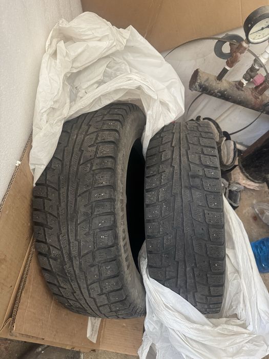 Зимние шины 215/65/16
