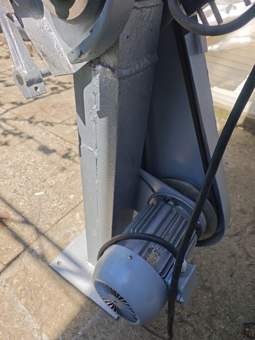 Трифазен настолен шмиргел 1.5кВ