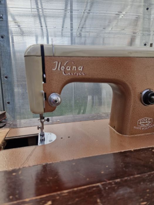 Vand Masini de cusut  ieftine