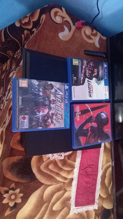 Ps4 cu 3  jocuri.