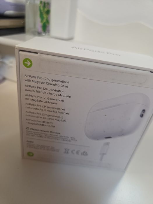 AirPods Pro ( 2nd Gen ) with MagSafe Charging Case 100% ORIGINALE SIGI