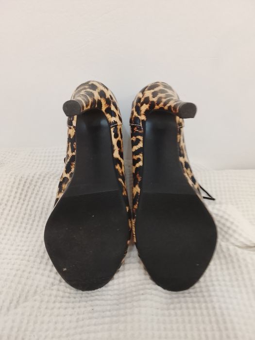 Продаю ботильоны для High Heels в леопардовом принте.