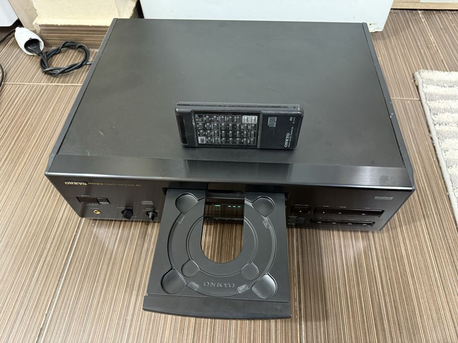 Onkyo DX-6850 Качествен Player