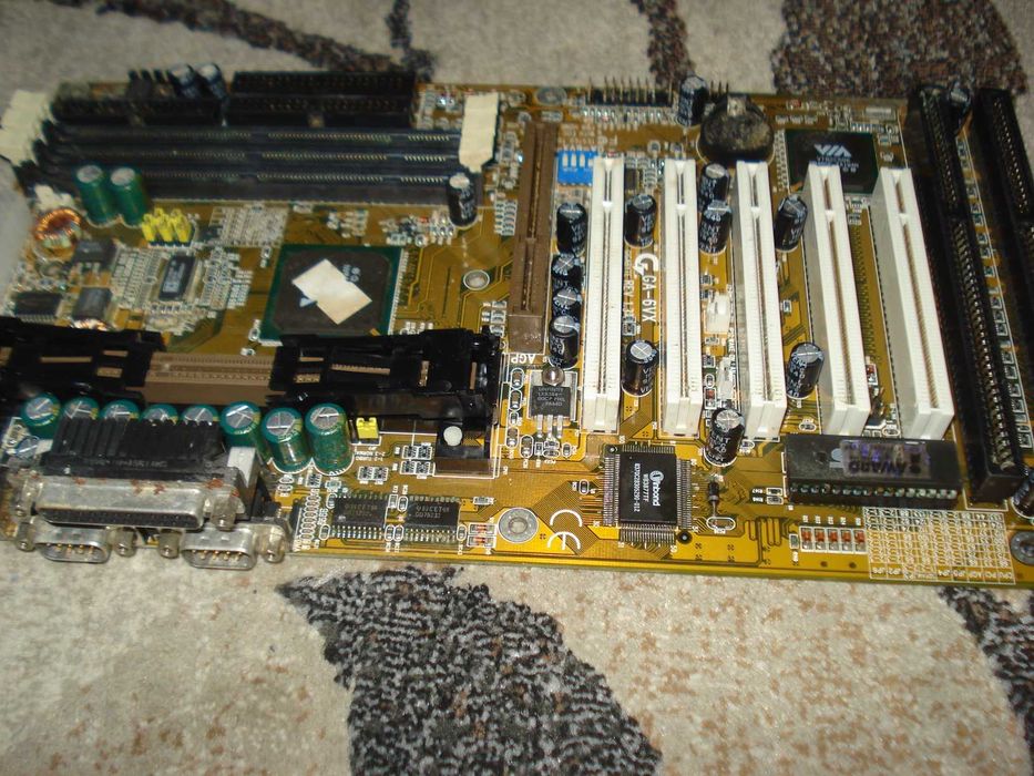 Placa de baza retro vintage Gigabyte GA-6VX colectie slot1 agp SDRAM