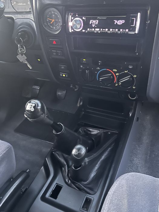 Toyota LandCrusier 1998 3.0 L diesel 4 x 4 stare impecabila vari +/-