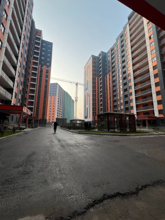 Sokin makon Srochniy 1 xona uy sotiladi. Uy egasidan