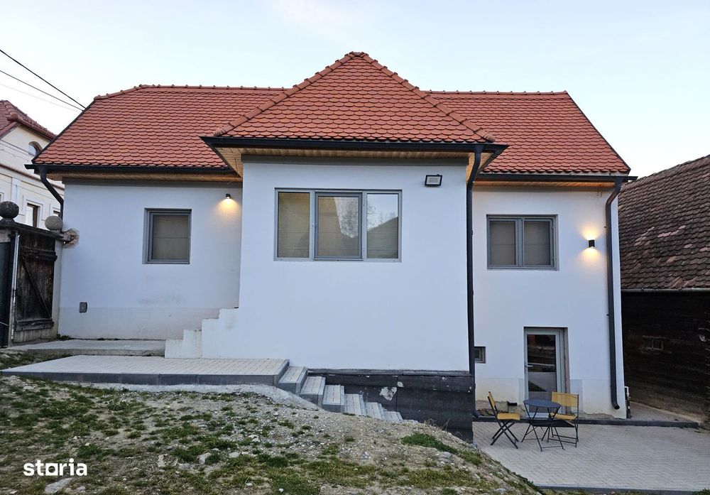 Casă renovată în Fântânele, Sibiu – liniște, natură și confort modern