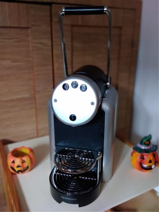 Aparat de cafea profesional Nespresso Zenius