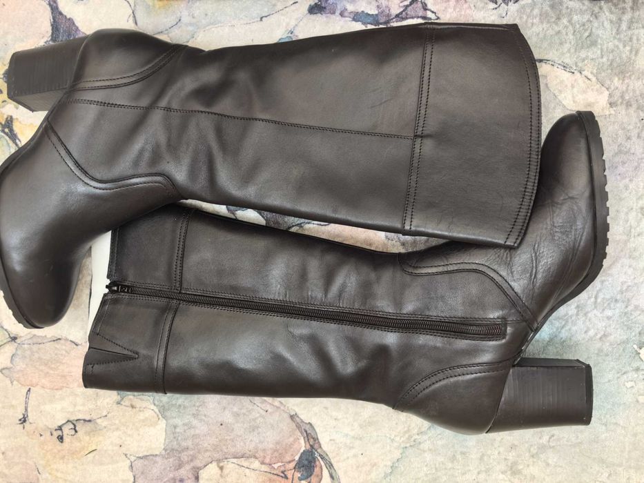 Елегантни ботуши от естествена кожа