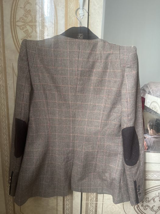 Коричневый пиджак