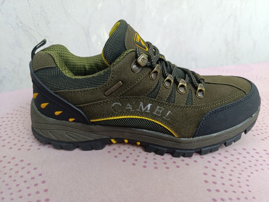 Продается обувь,оригинал получали по почте из заграницы,осень зима