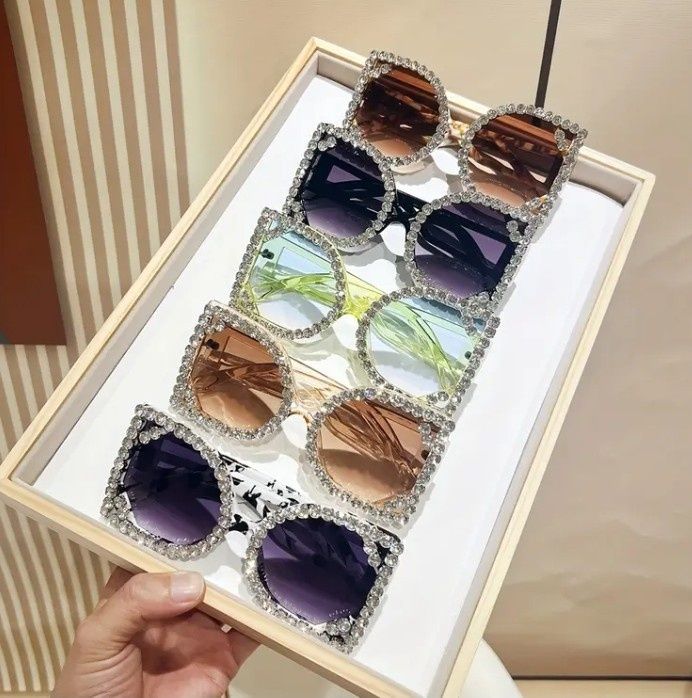 Ochelari de soare damă ,model DOLCE Gabbana,insertii stras,editie limi
