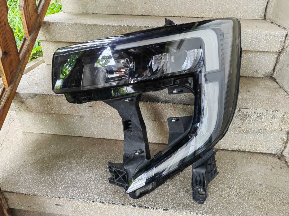 Фарове Renault Master 4 Nissan Interstar 3 LED ляв десен / Фарове Рено Мастър 24г. Оригинални