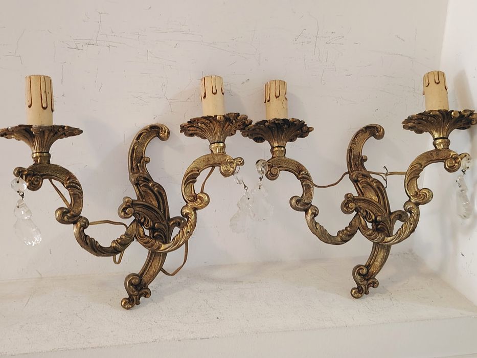 Superba pereche de aplice în stilul Rococo din bronz,piese cu o lucrătură deosebita