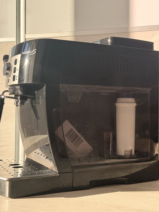Espressor DeLonghi Magnifica S, stare foarte bună, funcționare impecabilă
