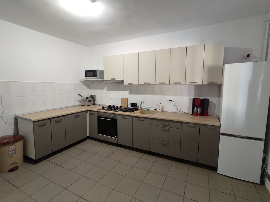 inchiriez cabana (La Titel)