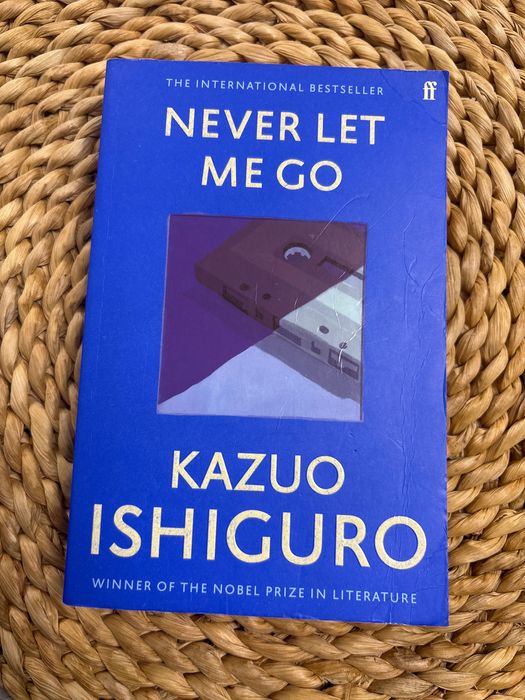 Carte ‘Never let me go’ de la Kazuo Ishiguro