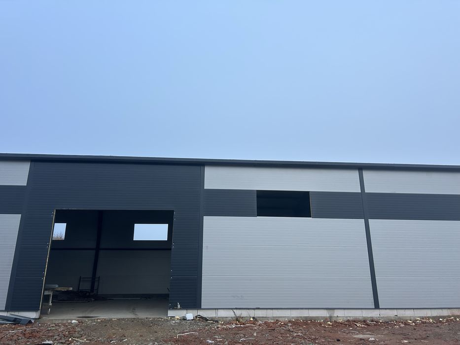 Vand hala in constructie in corusu 300m2