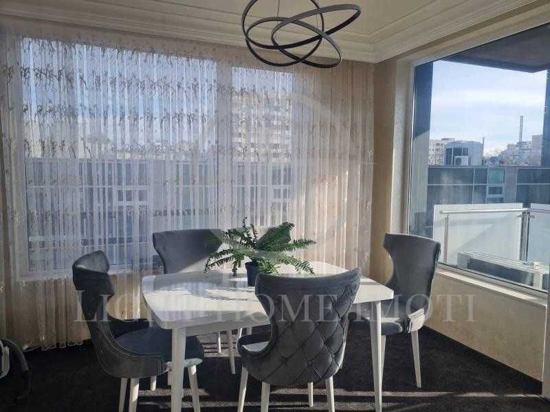 Продава се Тристаен апартамент в Пловдив, Кършияка - 120 кв.м за 2034 €/кв.м - Снимка #1