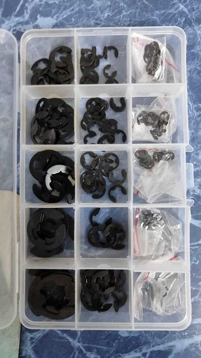 Набор стопорных колец E-Clip 215 шт.