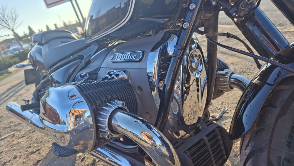 SCHIMB cu masina ,Auto,Utilaje   Motocicleta  Bmw R18