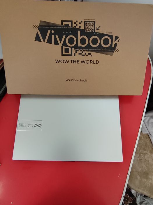 ASUS Vivobook Go / Intel N100 / 8GB / 256GB SSD / Windows 11 Pro